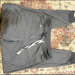 Figs Graphite Zamora